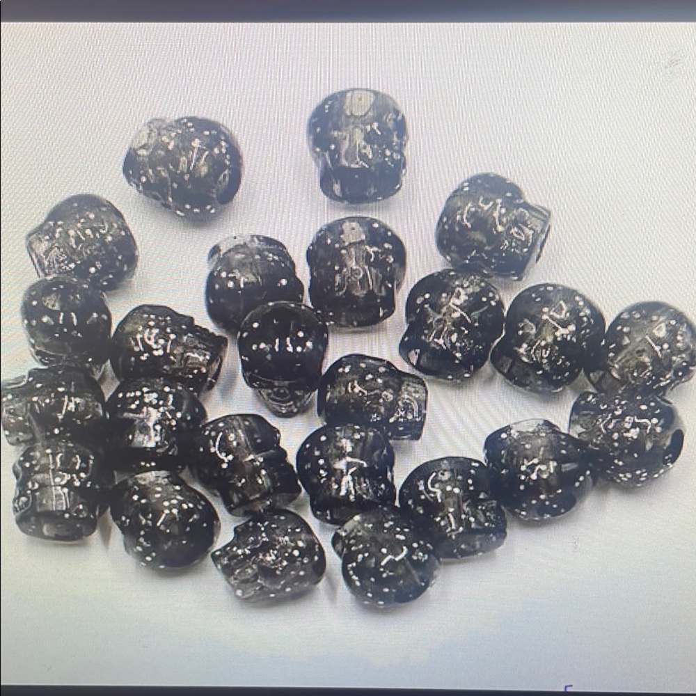 Black Transparent Skull 20 Beads